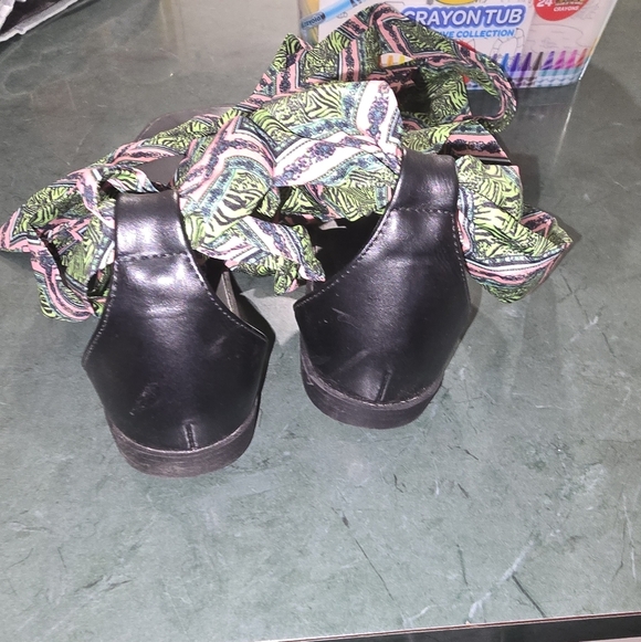 Shoe Dazzle Lace Up Sandals Size 11 - Picture 4 of 8